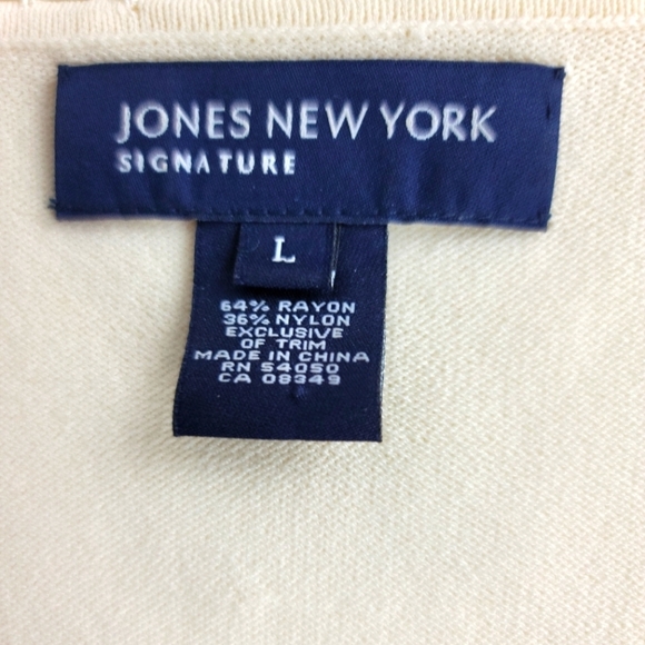 Jones NY Signature Pearls & Braid Collar V-neck Sweater‎ - Picture 7 of 8